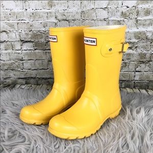 Hunter boots women size 6 yellow